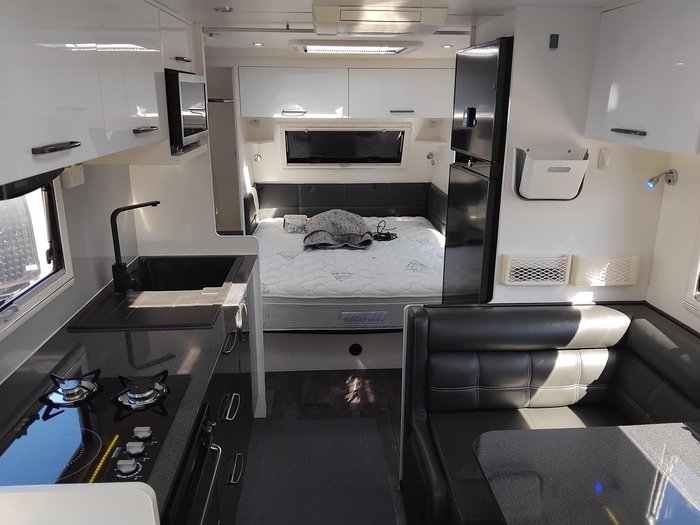 2019 New Age Caravans 18Ft Oz Classic Couples Van With Full Ensuite- Price Reduced