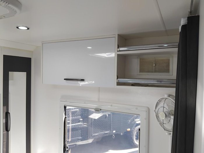 2019 New Age Caravans 18Ft Oz Classic Couples Van With Full Ensuite