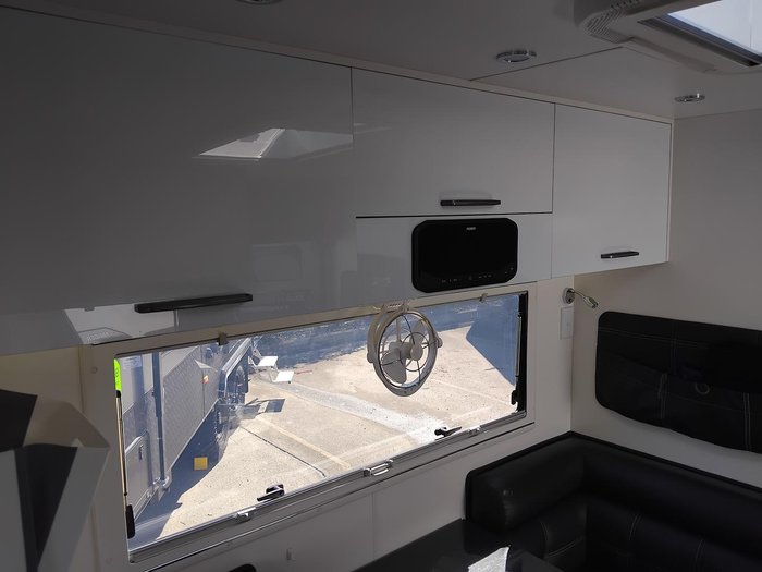2019 New Age Caravans 18Ft Oz Classic Couples Van With Full Ensuite