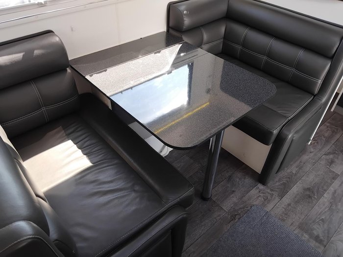 2019 New Age Caravans 18Ft Oz Classic Couples Van With Full Ensuite