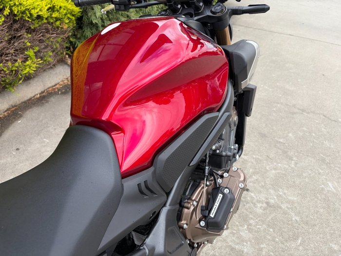 2024 Honda CB650RAC Red