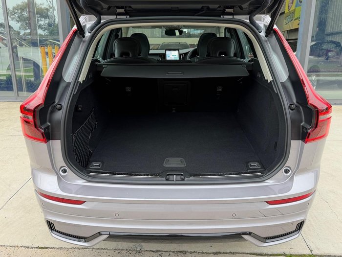 2025 Volvo XC60 Ultra B5 Dark