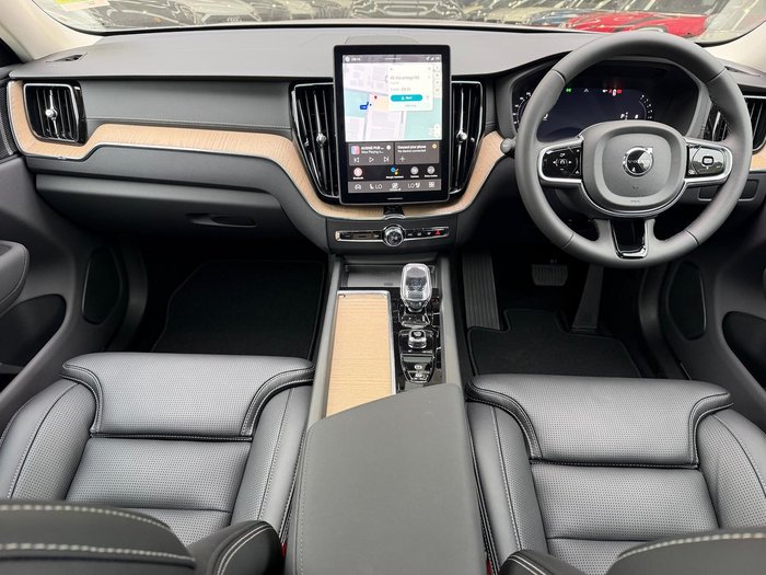 2025 Volvo XC60 Ultra B5 Dark