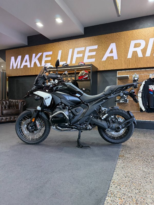 2025 BMW Motorrad R 1300 GS TRIPLE BLACK BLACK STORM METALLIC