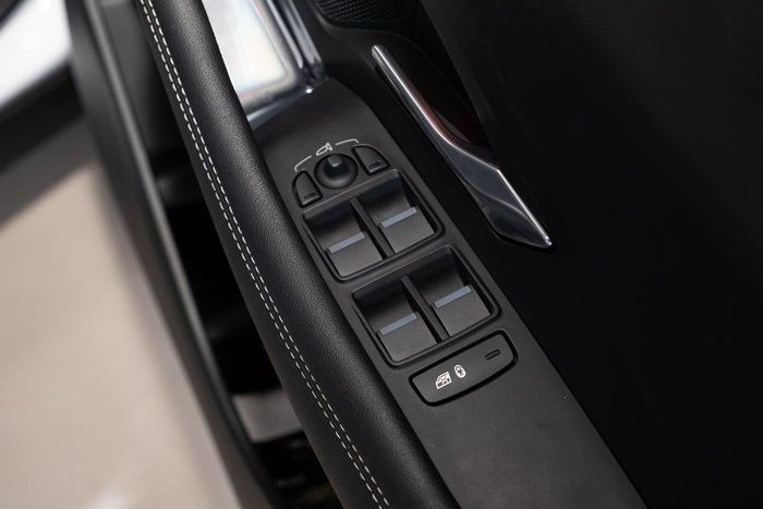2024 Jaguar E-PACE P250 R-Dynamic SE