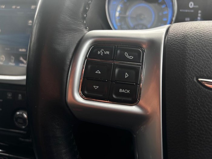 2012 Chrysler 300 C LX MY12 Bright White