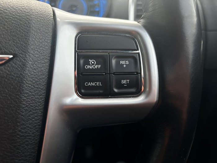 2012 Chrysler 300 C LX MY12 Bright White