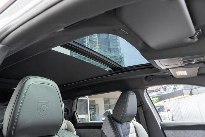 2025 Peugeot 5008 GT Premium Hybrid