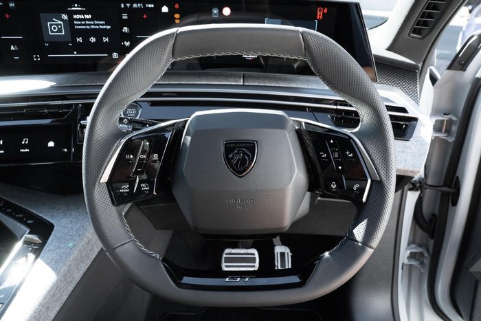 2025 Peugeot 5008 GT Premium Hybrid