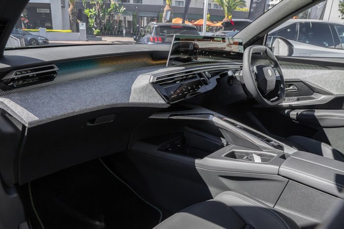 2025 Peugeot 5008 GT Premium Hybrid