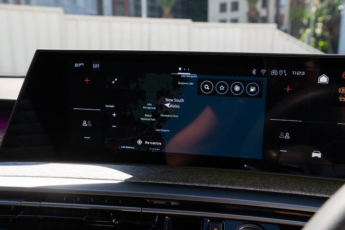 2025 Peugeot 5008 GT Premium Hybrid