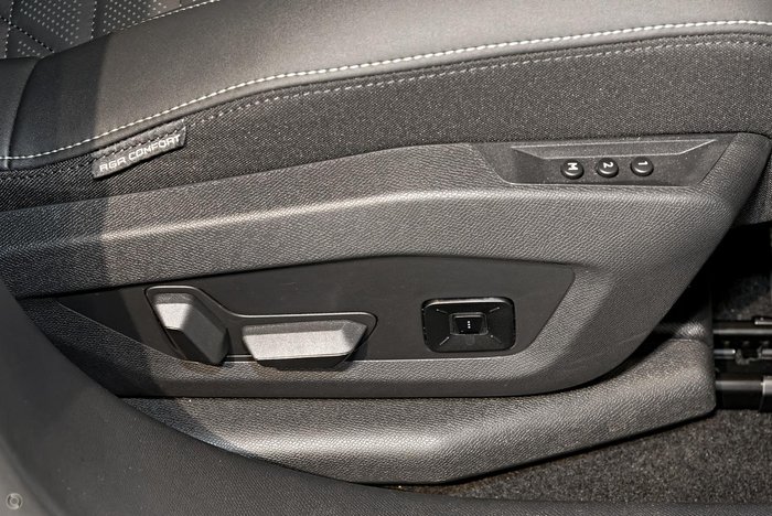 2025 Peugeot 5008 GT Premium Hybrid