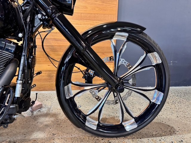 2016 HARLEY-DAVIDSON FXSB SOFTAIL BREAKOUT