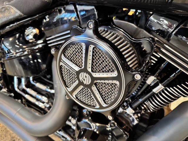 2016 HARLEY-DAVIDSON FXSB SOFTAIL BREAKOUT