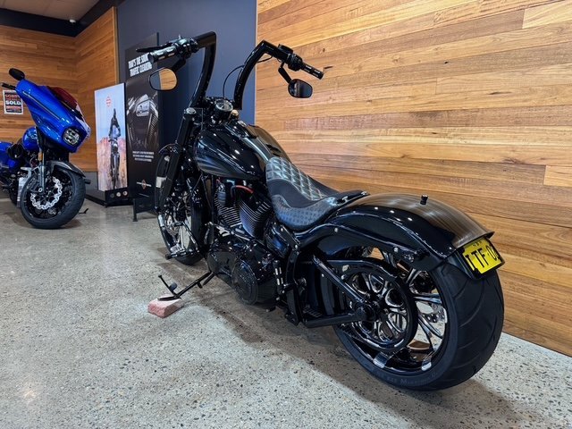 2016 HARLEY-DAVIDSON FXSB SOFTAIL BREAKOUT