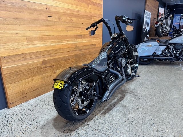 2016 HARLEY-DAVIDSON FXSB SOFTAIL BREAKOUT