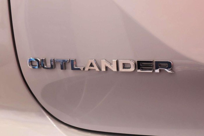 2025 Mitsubishi Outlander PHEV Exceed Tourer