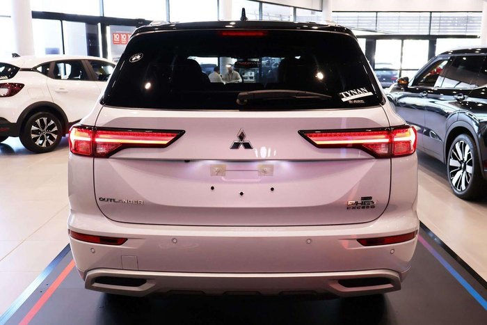 2025 Mitsubishi Outlander PHEV Exceed Tourer