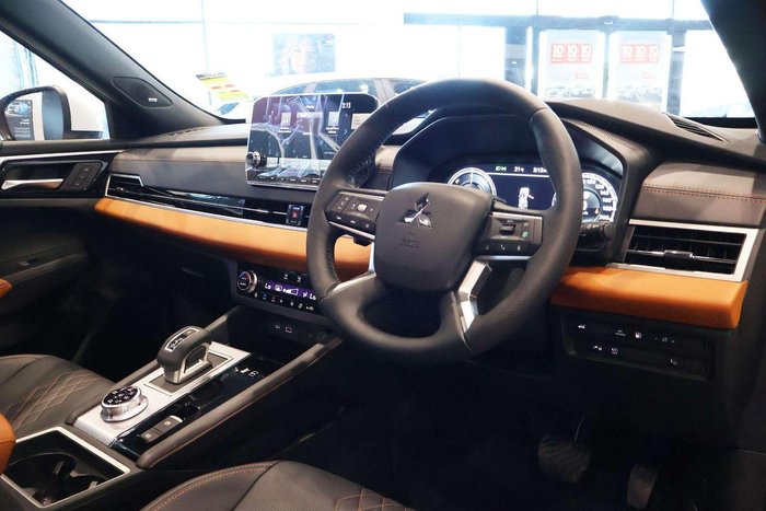 2025 Mitsubishi Outlander PHEV Exceed Tourer