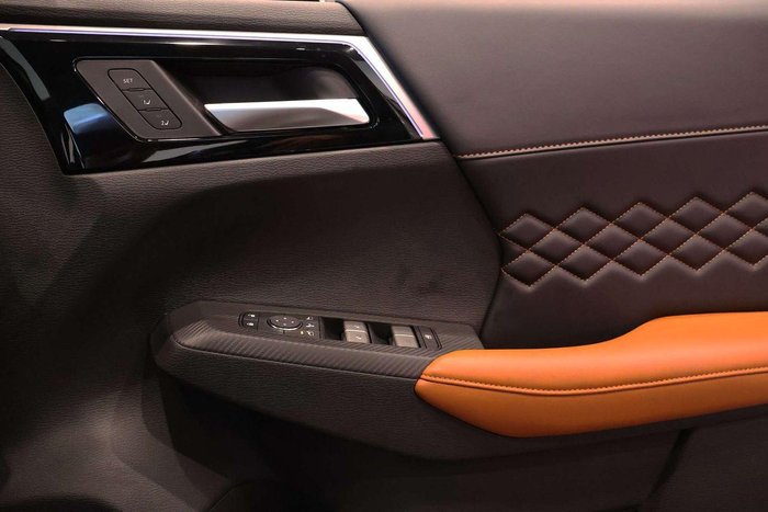 2025 Mitsubishi Outlander PHEV Exceed Tourer