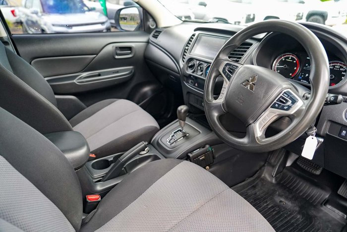 2022 Mitsubishi Triton GLX