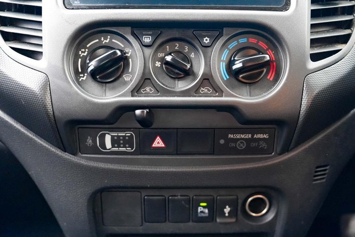 2022 Mitsubishi Triton GLX