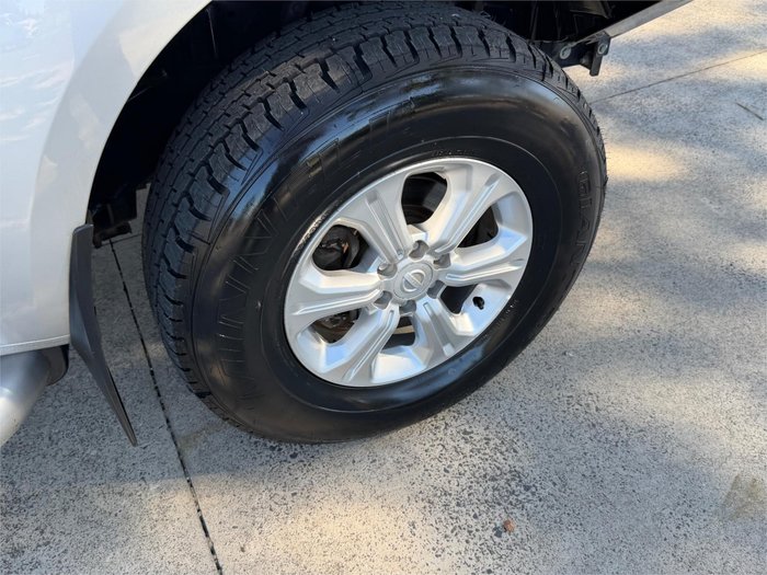 2015 NISSAN NAVARA ST (4x4) NP300 D23 SILVER OR CHROME