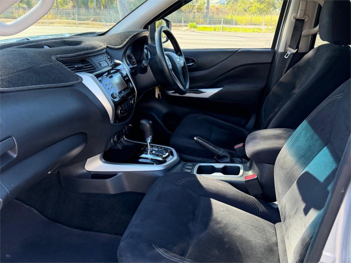 2015 NISSAN NAVARA ST (4x4) NP300 D23 SILVER OR CHROME