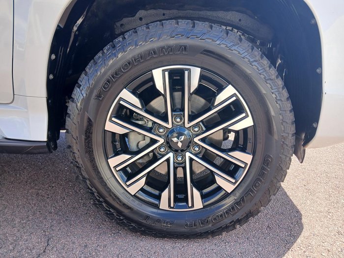 2020 Mitsubishi Pajero Sport GLS