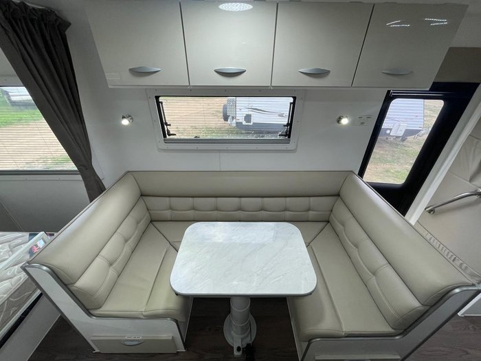 2020 Supreme Classic Tourer Double Bunk