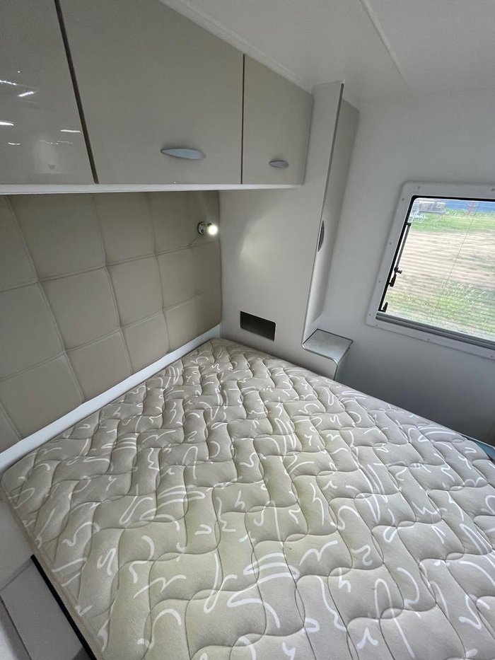 2020 Supreme Classic Tourer Double Bunk