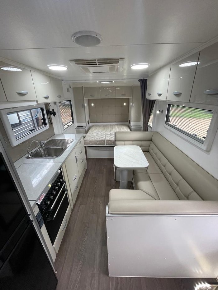 2020 Supreme Classic Tourer Double Bunk