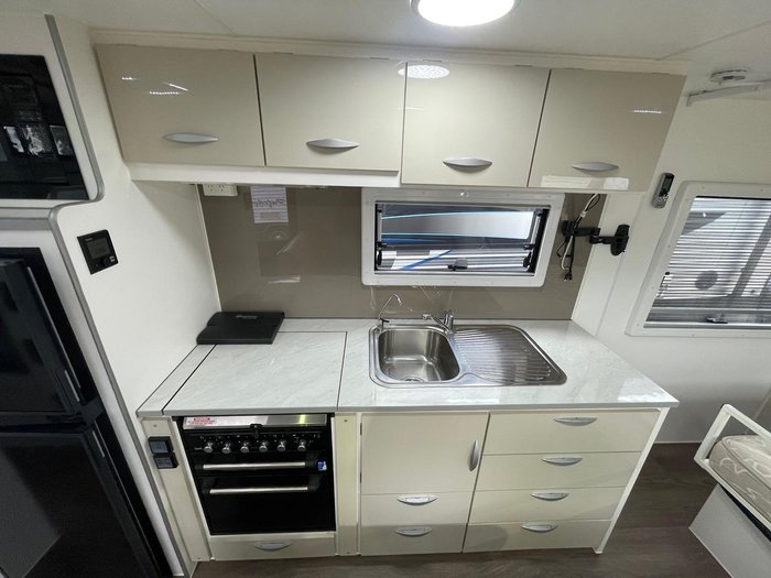 2020 Supreme Classic Tourer Double Bunk