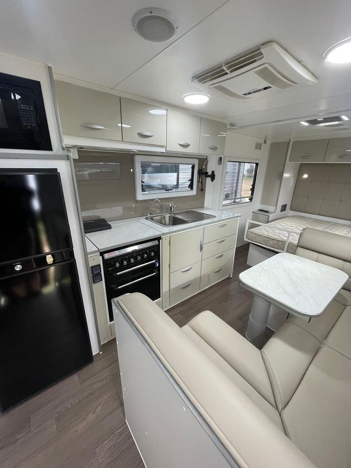 2020 Supreme Classic Tourer Double Bunk