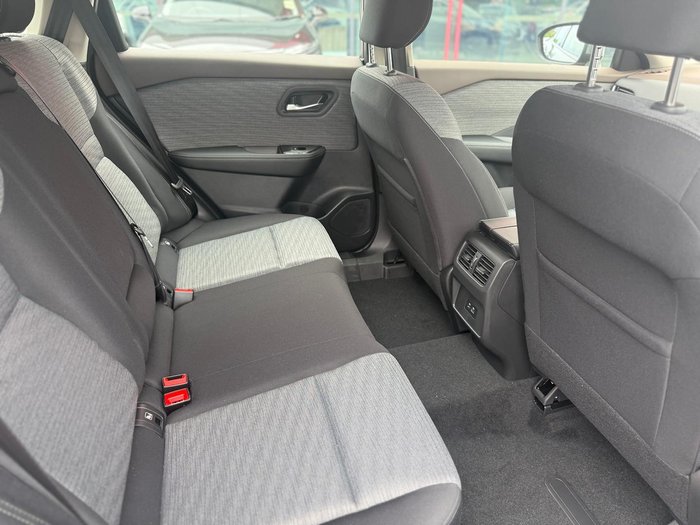 2025 Nissan X-TRAIL ST