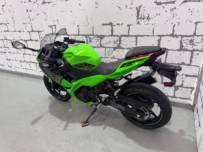 2023 Kawasaki Ninja 400 (EX400G) Ninja Green