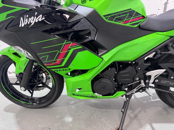2023 Kawasaki Ninja 400 (EX400G) Ninja Green