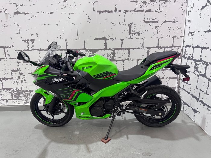 2023 Kawasaki Ninja 400 (EX400G) Ninja Green