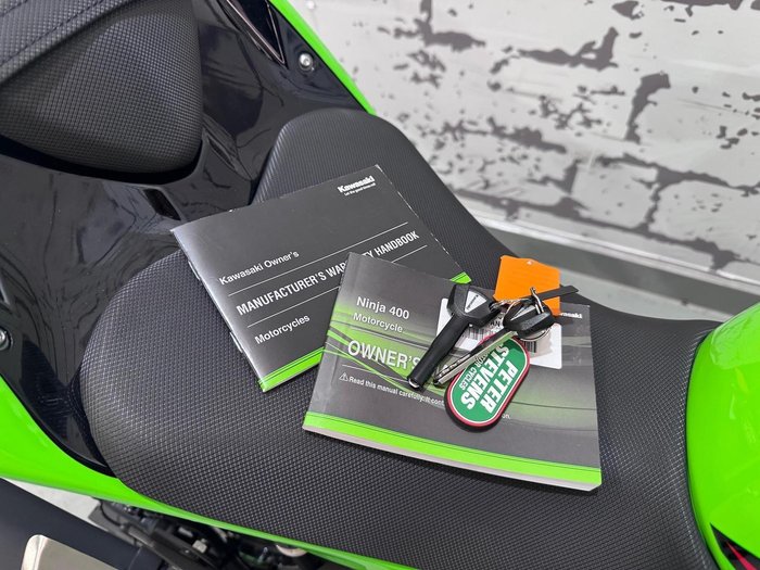 2023 Kawasaki Ninja 400 (EX400G) Ninja Green