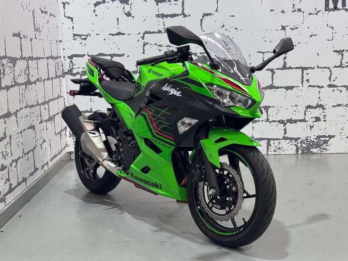 2023 Kawasaki Ninja 400 (EX400G) Ninja Green