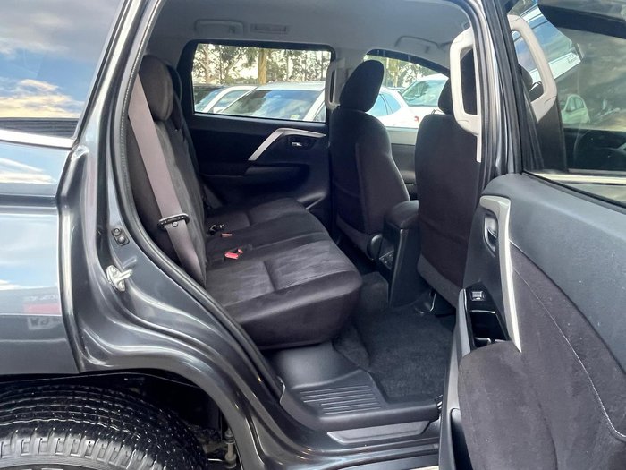 2023 Mitsubishi Pajero Sport GLS