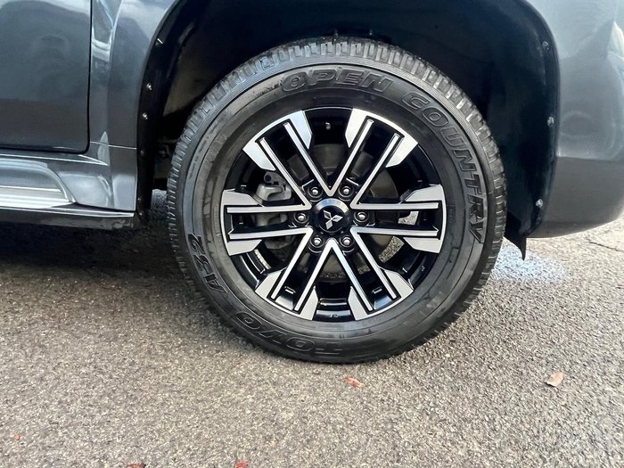 2023 Mitsubishi Pajero Sport GLS