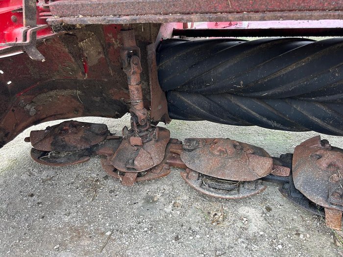 2013 New Holland H7450