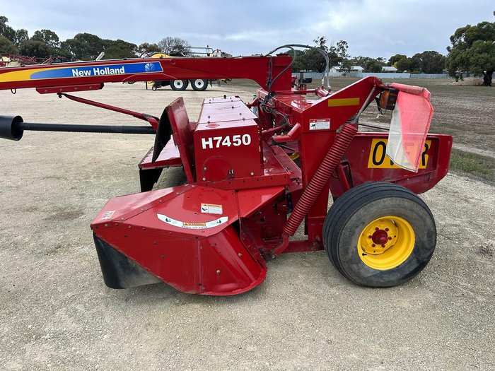 2013 New Holland H7450