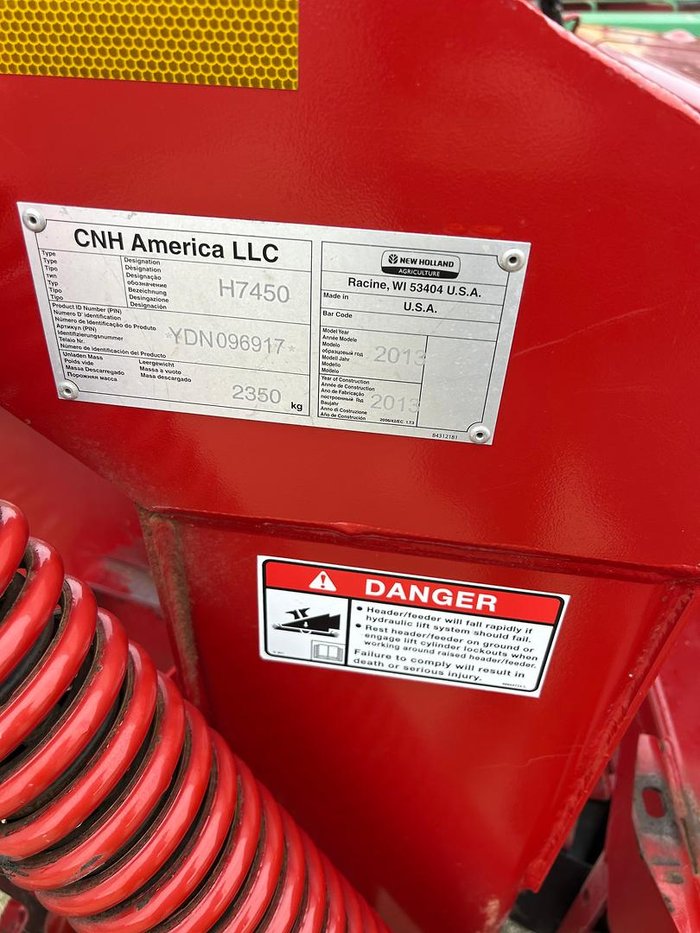 2013 New Holland H7450
