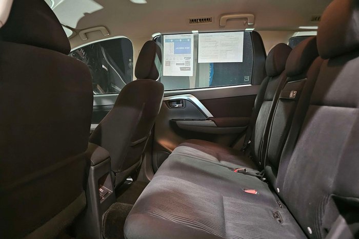 2025 Mitsubishi Pajero Sport GLX