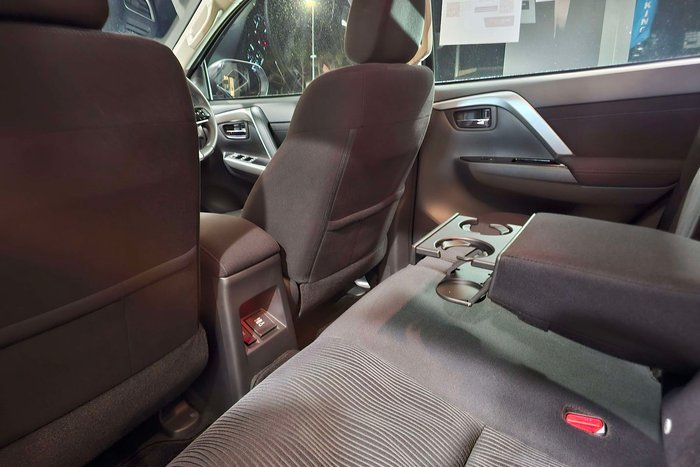 2025 Mitsubishi Pajero Sport GLX