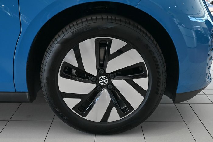 2025 Volkswagen ID. Buzz Pro BEV560