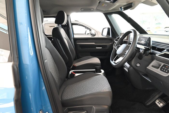2025 Volkswagen ID. Buzz Pro BEV560