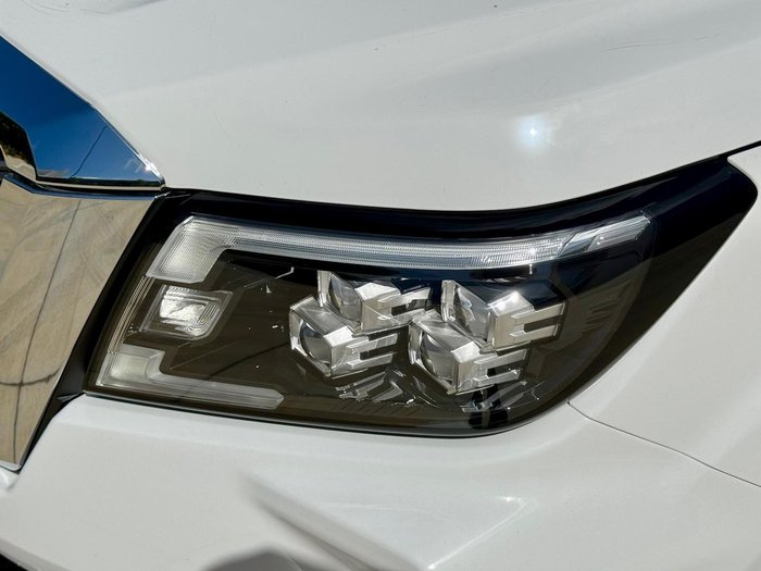 2025 Nissan Navara ST-X